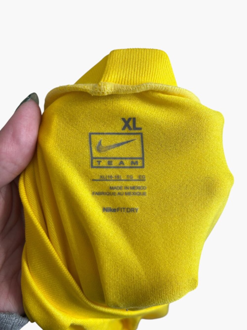 Nike Livestrong Women’s XL Yellow Long Sleeve Athletic Shirt Nike Fit Dry Y2K - Picture 2 of 6